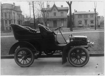 Barthel motor car, view no. 1