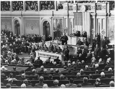 Roosevelt delivers message to Congress