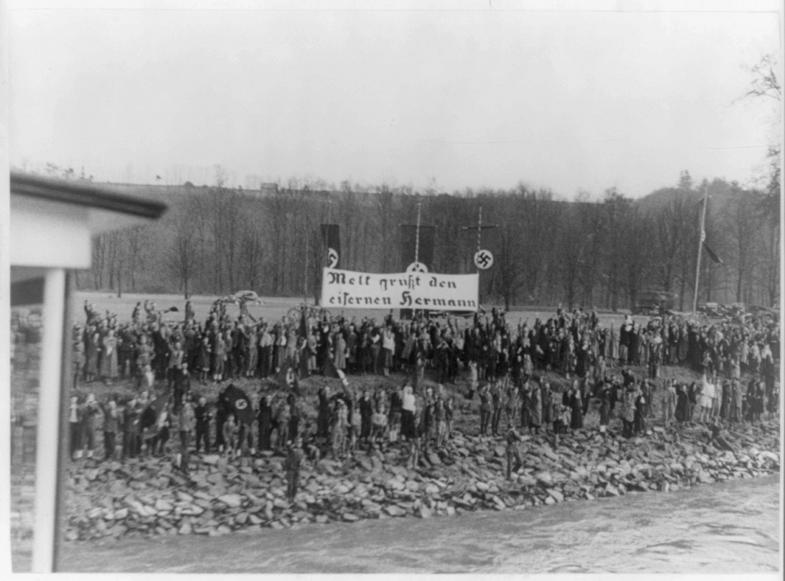 [Melk greets the Iron Hermann], [1938 March 25] — historic photograph
