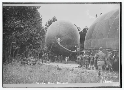 Filling Army balloon