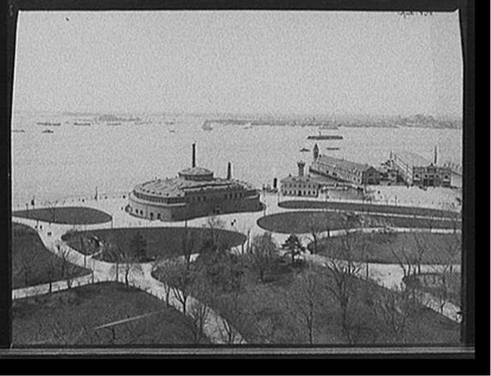 [Battery and old Castle Gardens (Castle Clinton), New York], [between 1890 and 1901] — historic photograph