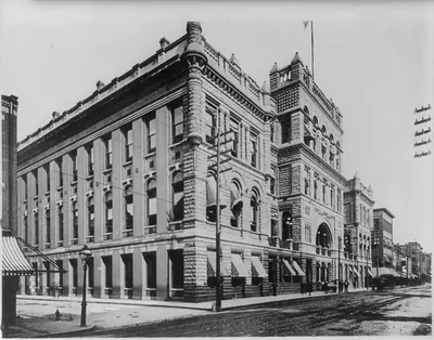 [Hamilton County] Court House, Cincinnati, Ohio; entrance front and side]