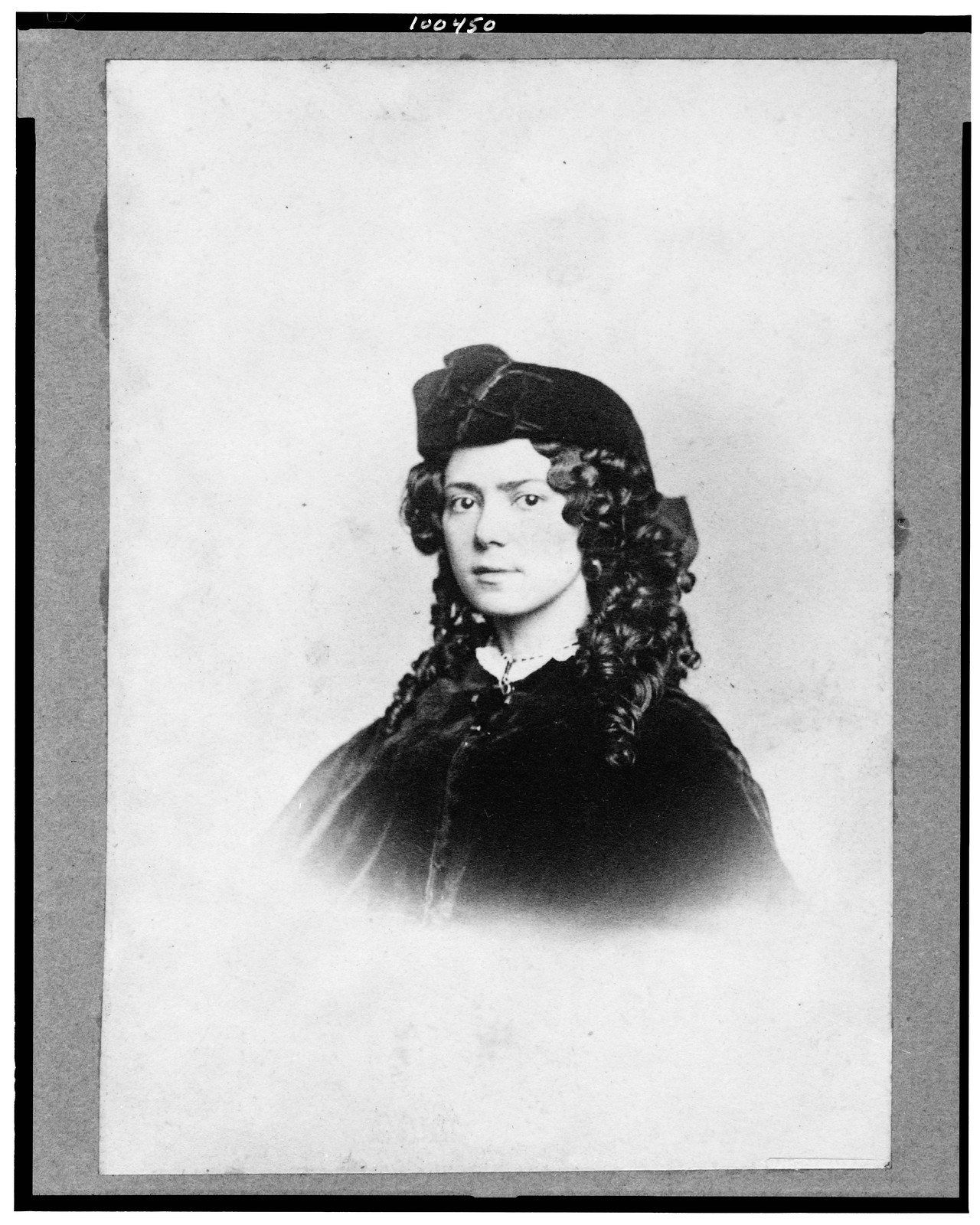 [Vinnie Ream Hoxie, head-and-shoulders portrait, facing left], [ca. 1870] — historic photograph