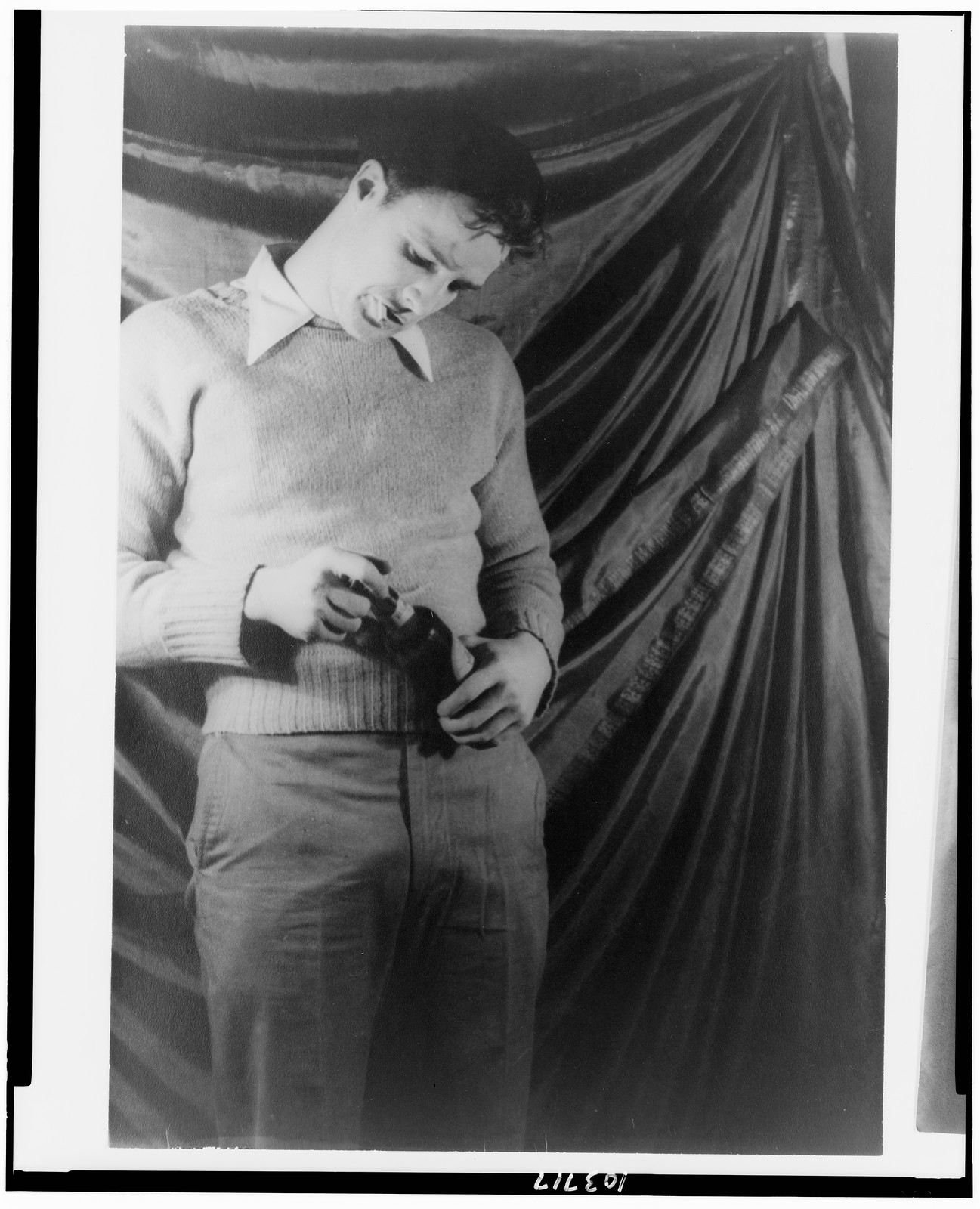 [Portrait of Marlon Brando, in A Streetcar Named Desire], 1948 Dec. 27. — historic photograph