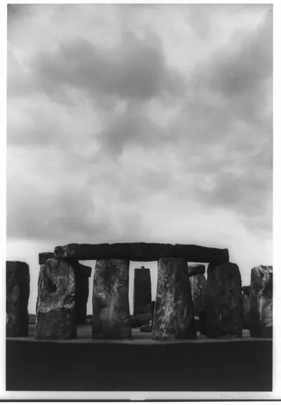 Stonehenge / Paul Caponigro.