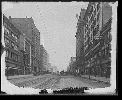 [Grand Avenue north from Twelfth, Kansas City, Missouri]