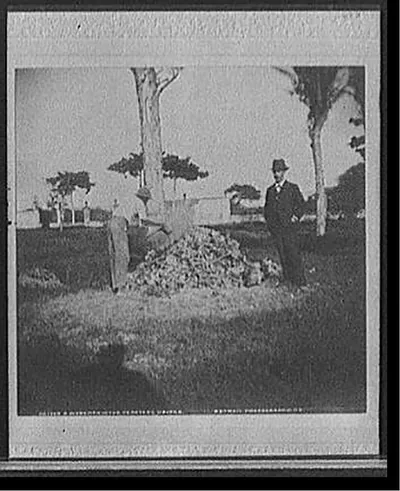 A Workman in the cemetery [Necropolis Cristobal Colon], Havana