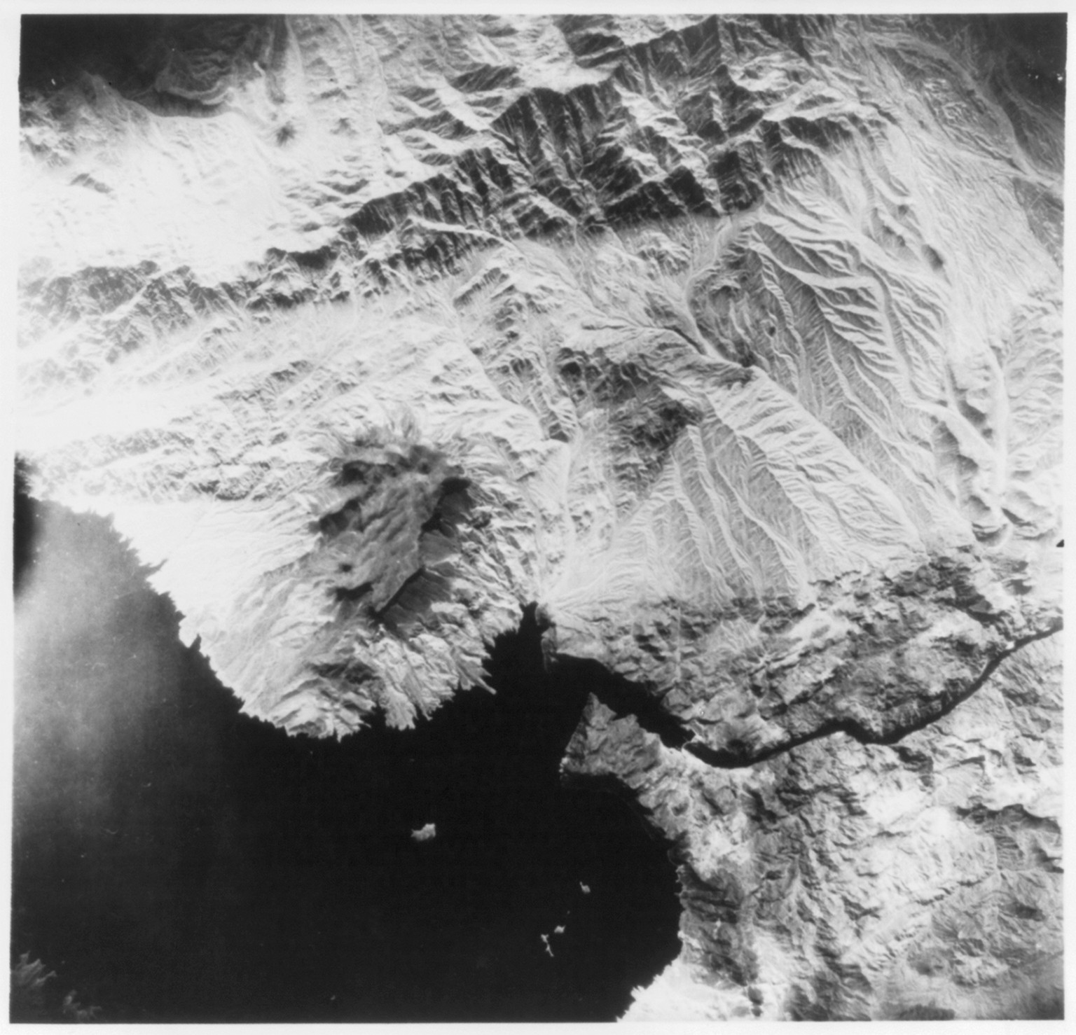 [Aerial view of Hoover Dam at Lake Mead], [1948 or 49?] — historic photograph