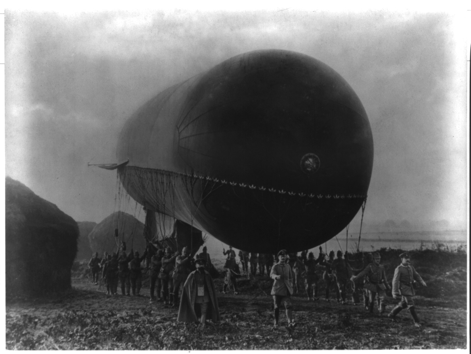 German observation balloon, 1st World War, [no date recorded on caption card] — historic photograph