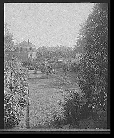 [Garden at 124 E. Euclid Avenue, Detroit, Mich.]