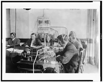 [Marconi wireless school, New York. Students practicing]