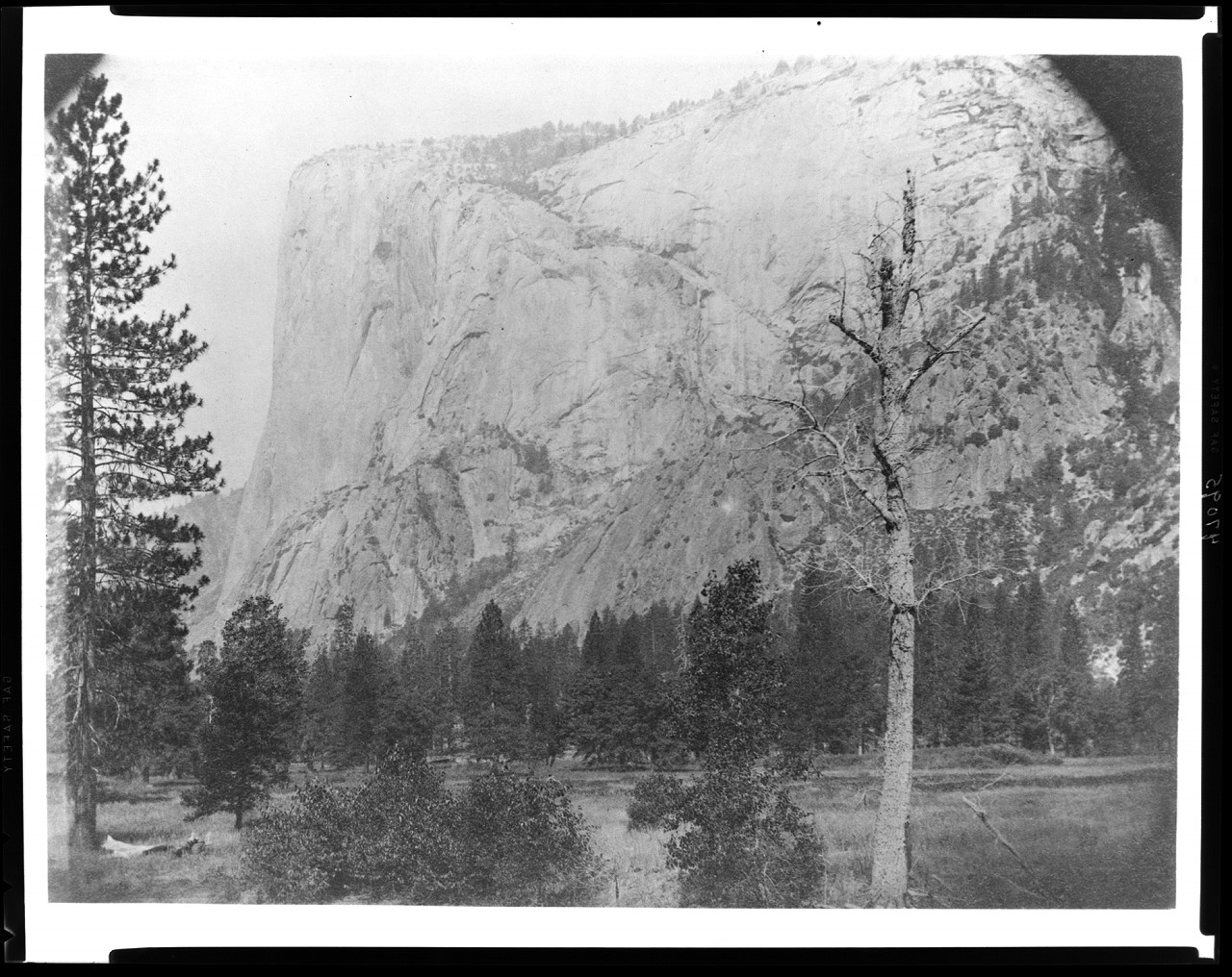 [El Capitan, Yosemite National Park, Calif.], [ca. 1860] — historic photograph
