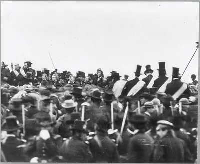 [Crowd at Lincoln's Gettysburg Address]