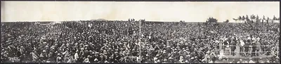 Panorama, crowds at Squires - Burns international contest, Colma, July 4, 1907, from moving picture stand