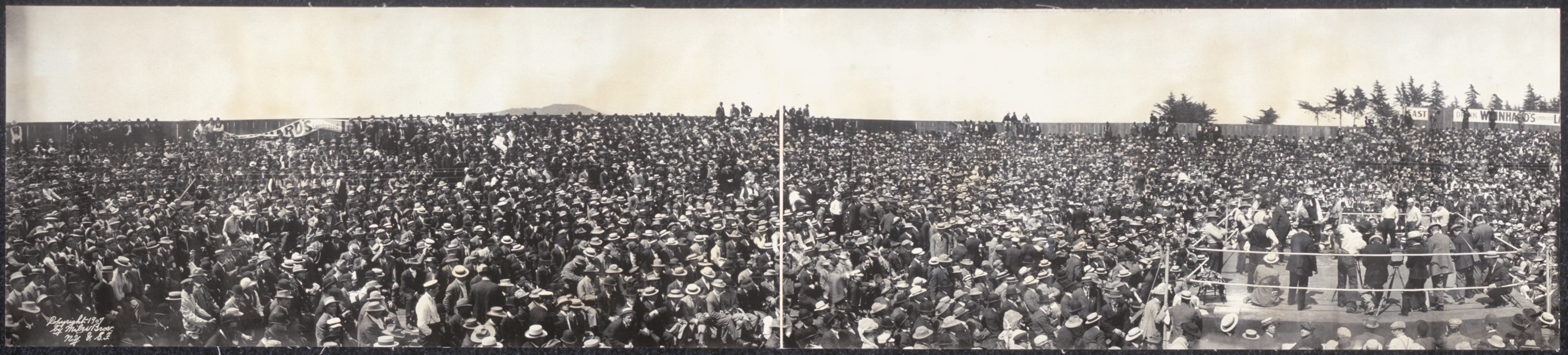 Panorama, crowds at Squires - Burns international contest, Colma, July 4, 1907, from moving picture stand — historic image
