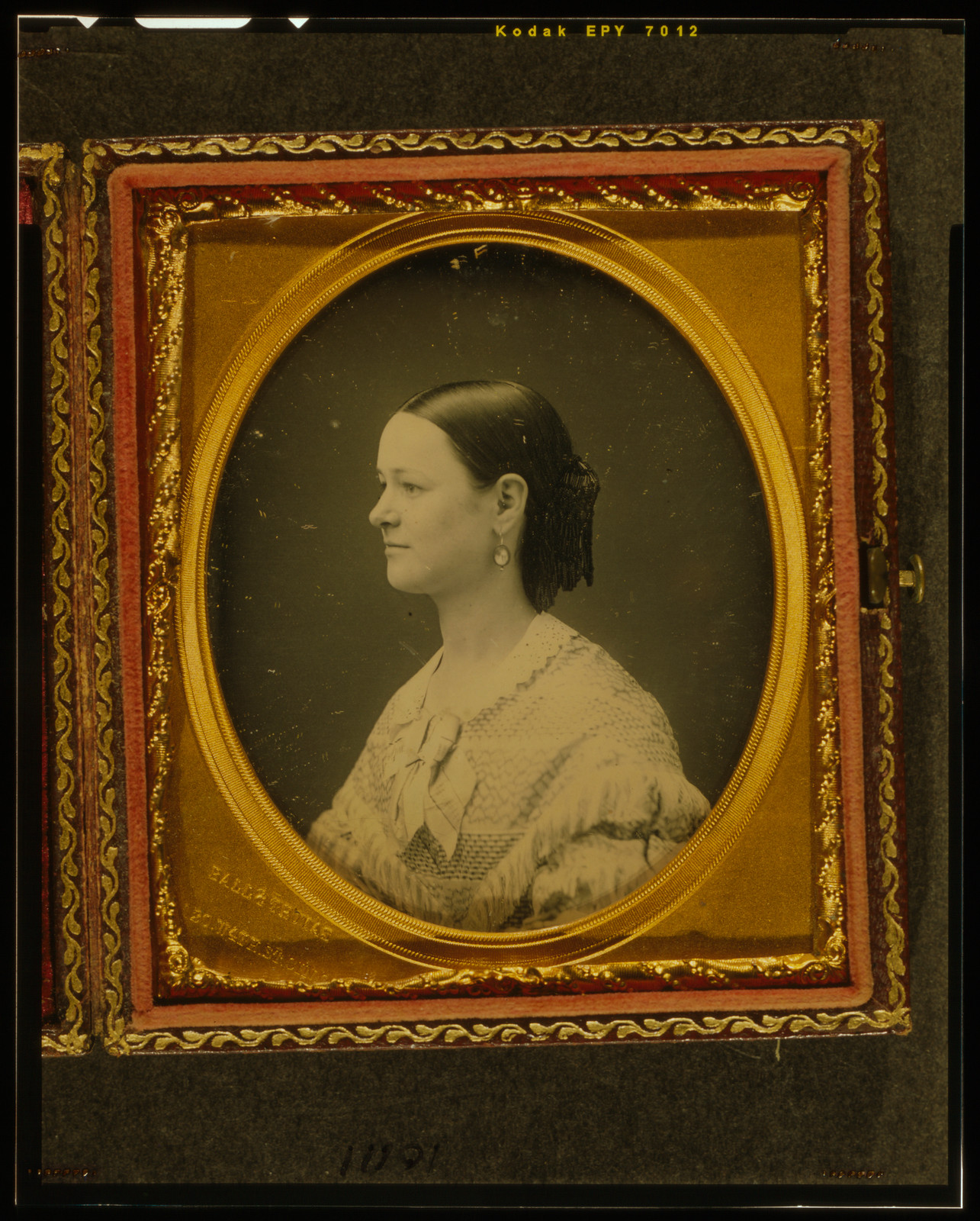 [Unidentified woman, head-and-shoulders portrait, facing left], [between 1858 and 1860] — historic photograph