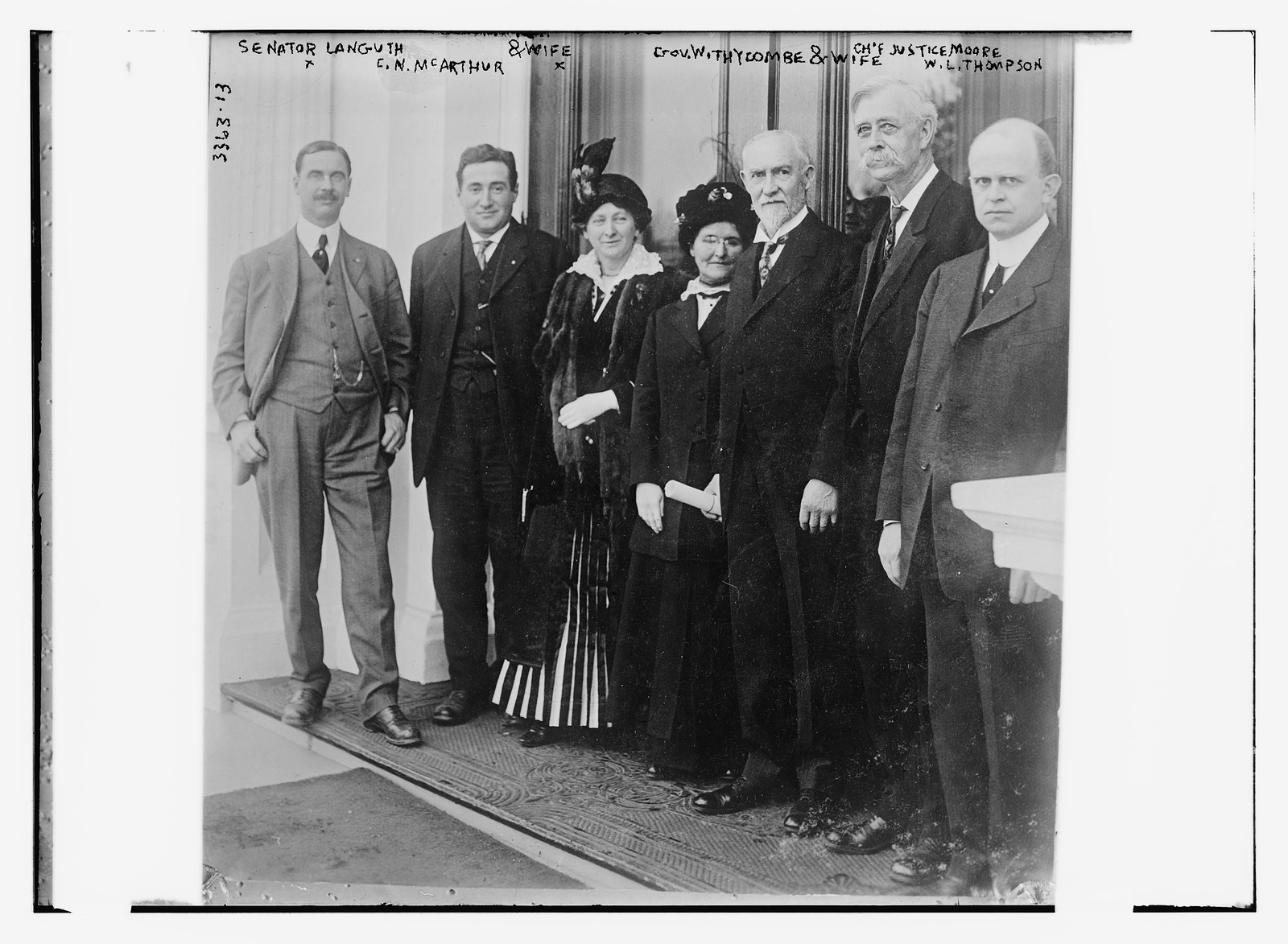 Sen. Lanuth, C.N. McArthur & wife, Gov. Withycombe & wife, Chf. Just. Moore, and W.L. Thompson, n/a — historic photograph