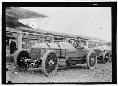 Auto races, Benning, Md., [i.e., Washington, D.C.], c. 1916