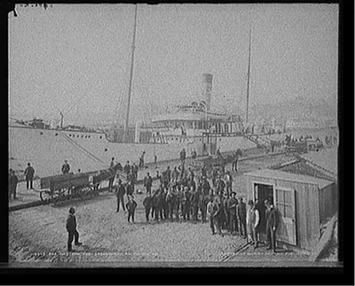 Pay day for the stevedores, Baltimore, Md.