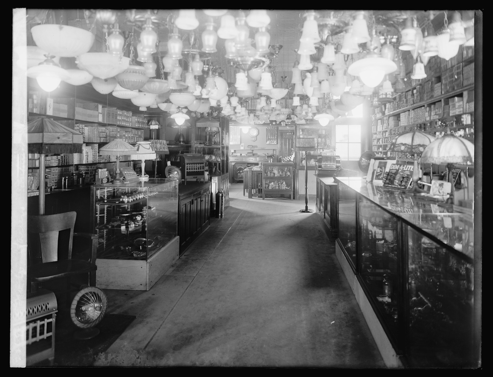 Geo. W. Parrezo, interior, [between 1918 and 1928] — historic photograph