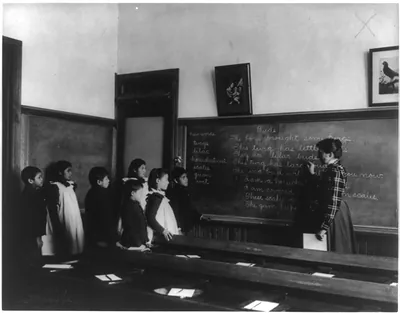[Carlisle Indian School, Carlisle, Pa. Classroom scene]