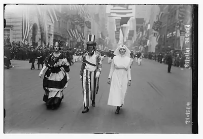 Parade, 1918