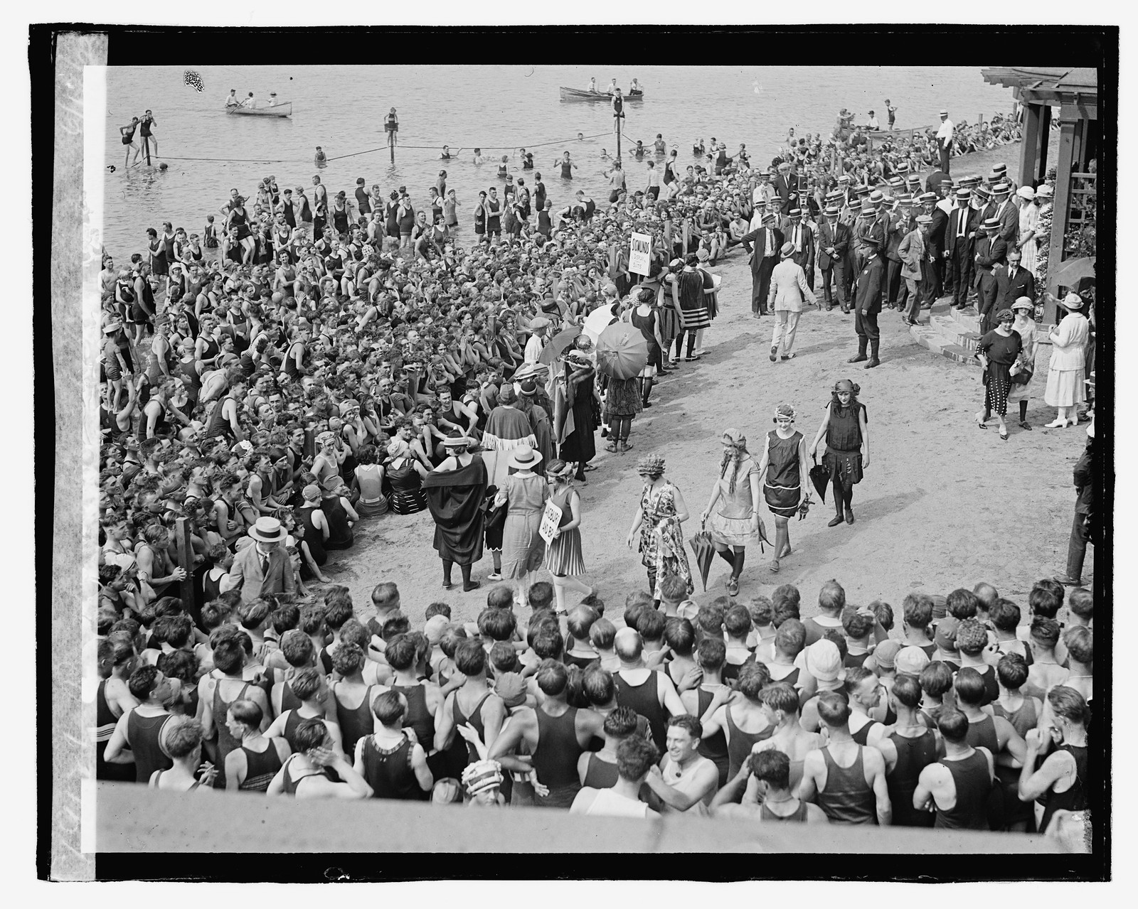 Bathing beach contest, 6/17/22, [19]22 June 17. — historic photograph