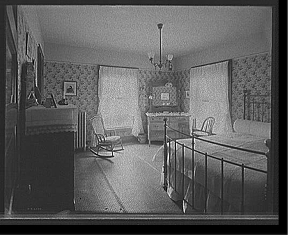 [Residence of Albert E. Silk, bedroom, Detroit, Mich.], [between 1900 and 1910] — historic photograph