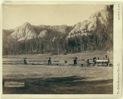 "Harney Range." Horseshoe Curve on the B[urlington] and M[issouri River] Ry. near Custer City, S.D.