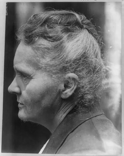 [Mme. Curie, discoverer of radium, arrives in New York - Photo of Mme. Curie aboard S.S. Olympic at N.Y. Head, facing left]