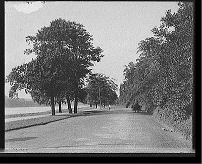 [The Schuylkill drive, Fairmount Park, Philadelphia, Pa.]