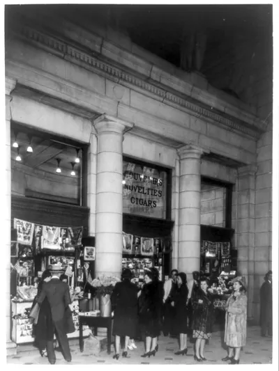 [Souvenir shop in Union Station, Washington, D.C.]