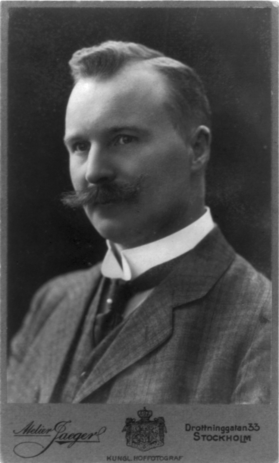 [Nils Gustaf Dalén, Swedish physicist and winner of the 1912 Nobel Prize for Physics, head-and-shoulders portrait, facing left] / Atelier Jaeger., Stockholm : Atelier Jaeger, [between 1900 and 1910] — historic photograph