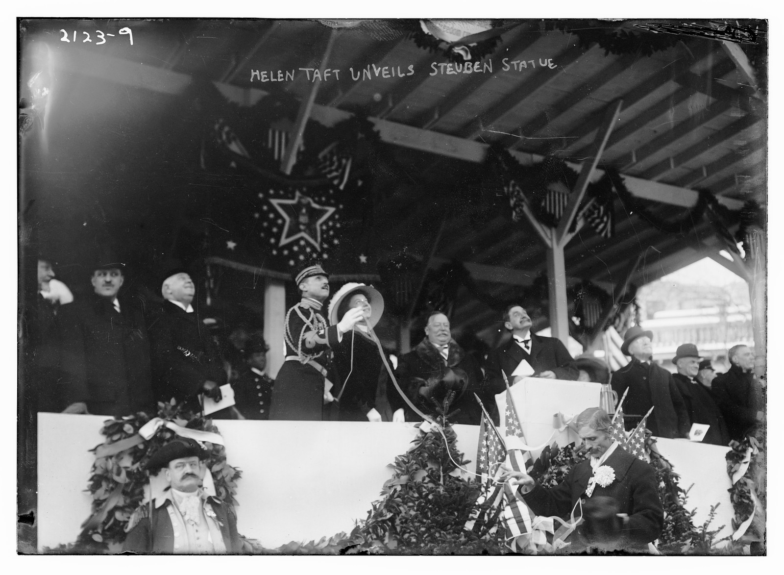 Helen Taft unveils Steuben Statue, n/a — historic photograph