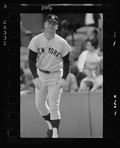 [Mickey Mantle, New York Yankee baseballplayer, full-length portrait, in uniform, facing front] / Thomas R. Koeniges.
