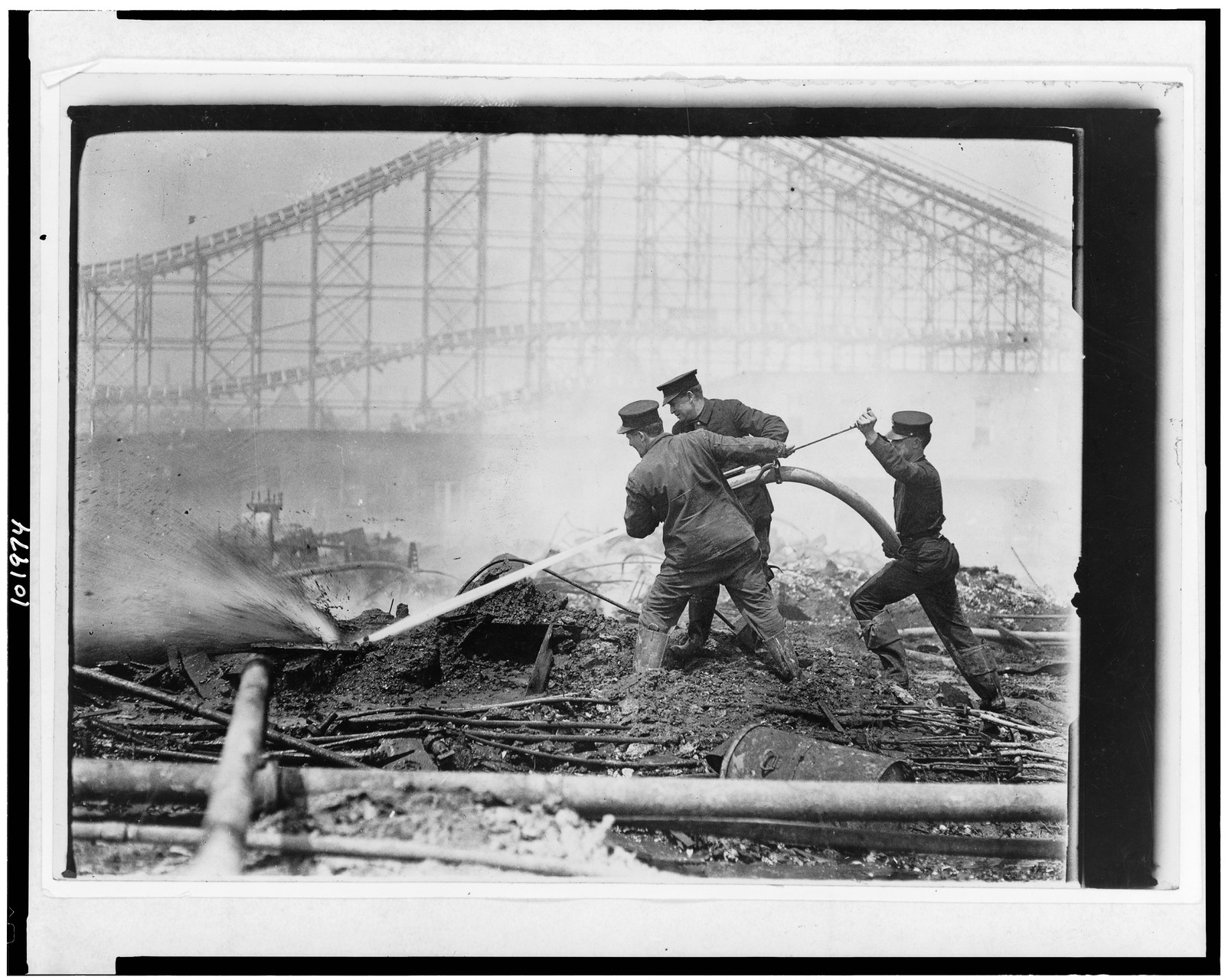 Dreamland fire, Coney Island, New York, c1911. — historic photograph