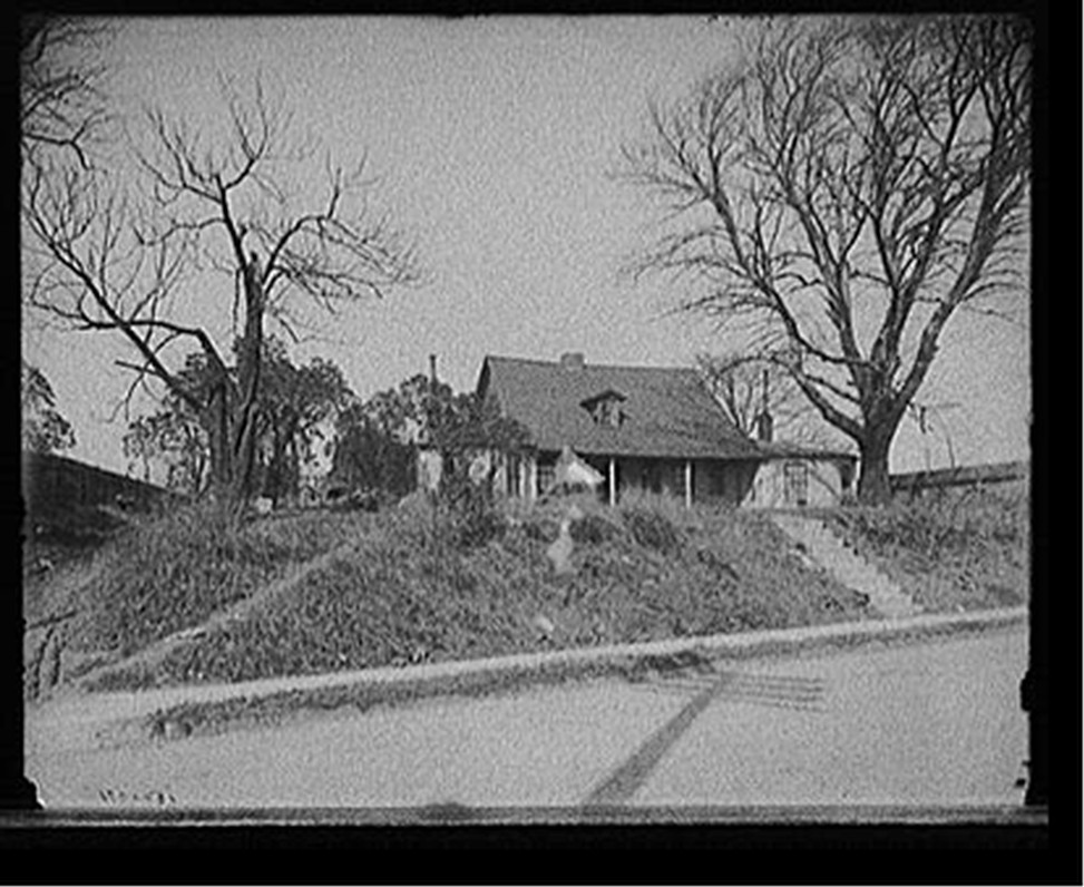 [Oldest house in Detroit, 299 River Road, Detroit, Mich.], [between 1900 and 1915] — historic photograph
