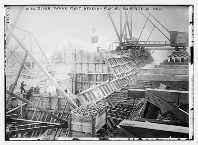 Miss. River Power Plant, Keokuk - Placing Concrete in Wall