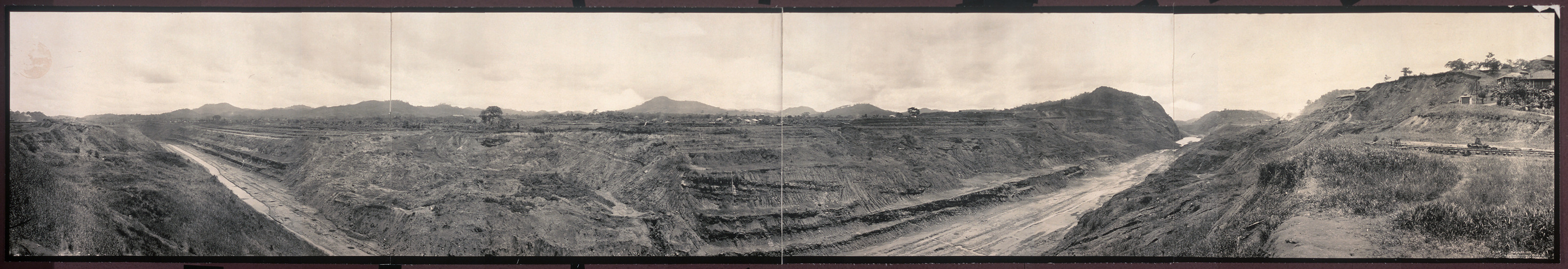 Panoramic photograph of the Culebra Cut excavation, Panama — historic photograph
