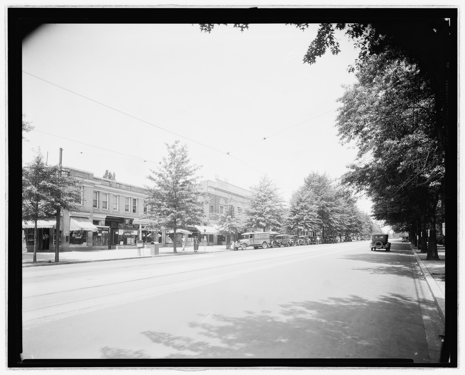 Street view, Wash., D.C., [between 1910 and 1935] — historic photograph