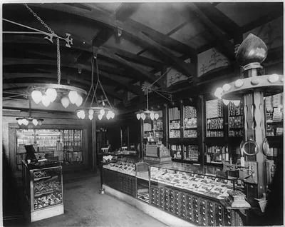 [Cigar store - Buffalo - show room]
