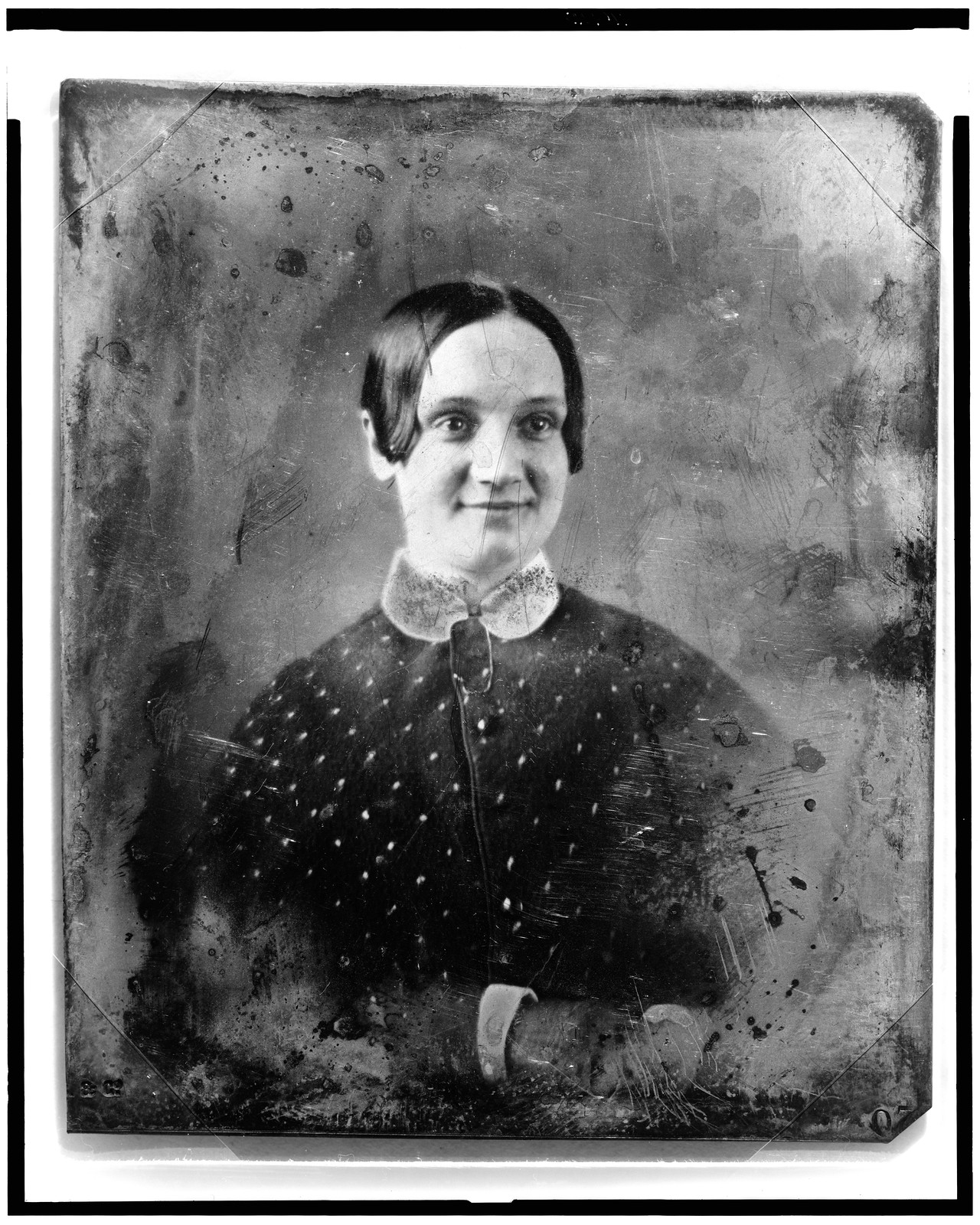 Unidentified woman head, 1844 — historic photograph