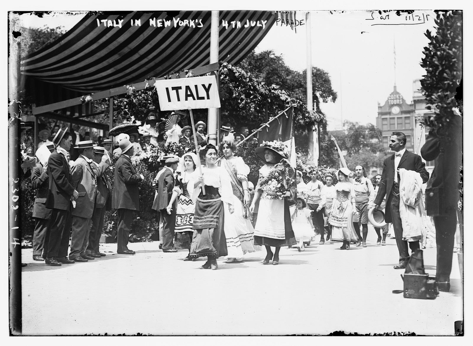 Italy in N.Y. 4th Jul Parade, n/a — historic photograph