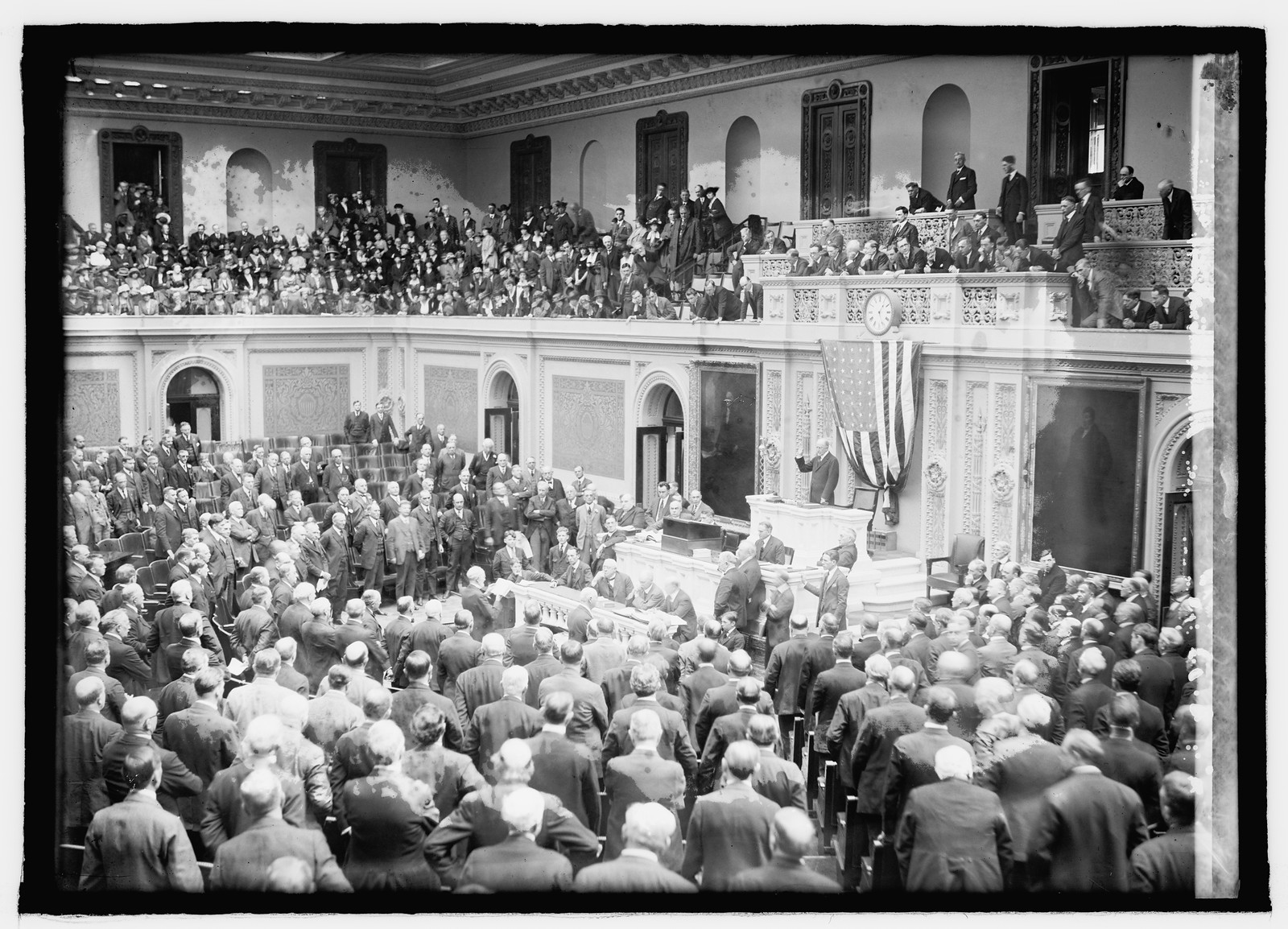 Speaker Gillette swearing in 67th Congress, 4/11/21, [19]21 April 11. — historic photograph