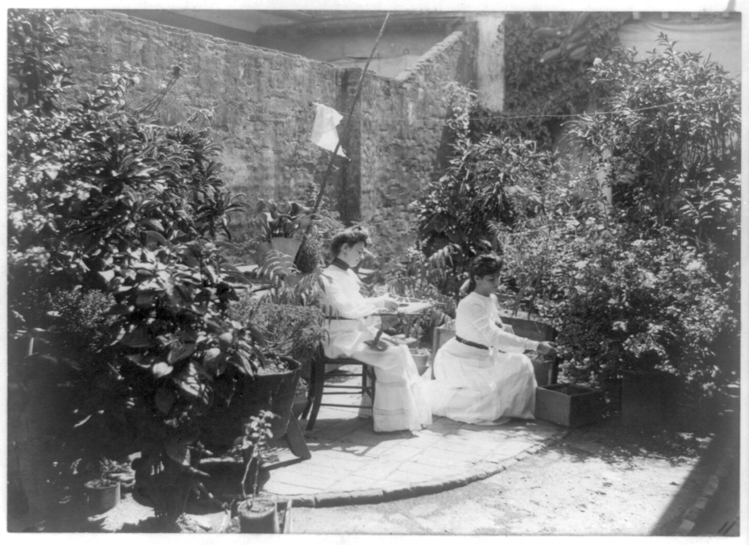 Cuban home life, 1917 — historic photograph