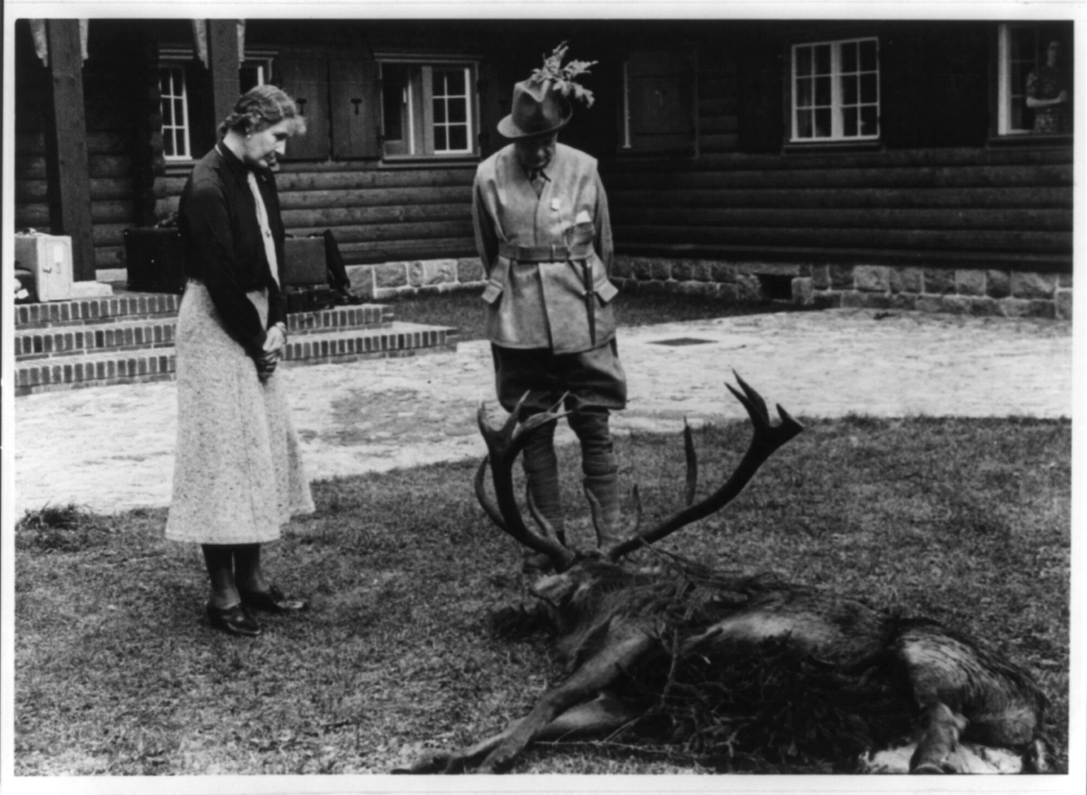 [Jagdbeute des Grafen Rosen], 1937 Sept. — historic photograph