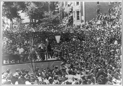 [Theodore Roosevelt speaking to Veterans?]