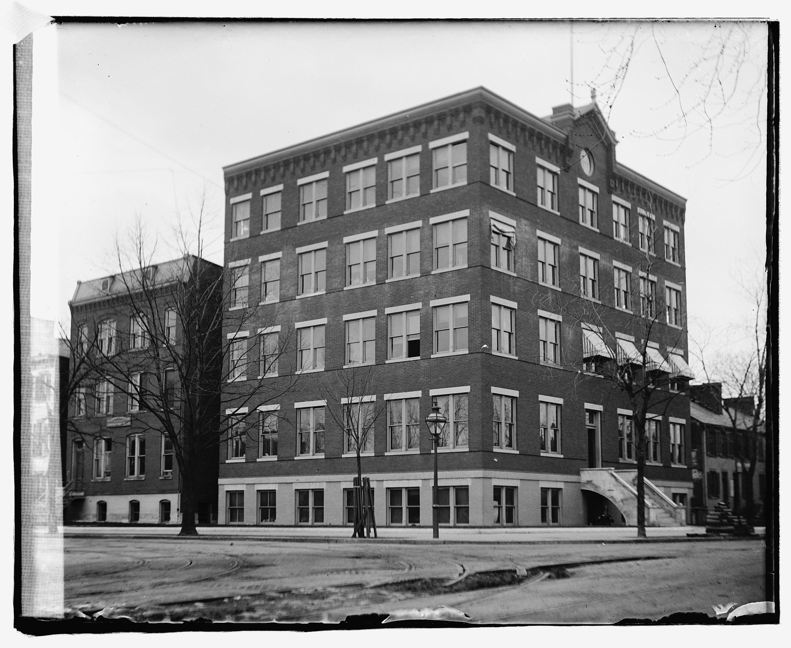 [...] Bldg., H & 13th St. S.W., [Washington, D.C.], [between 1918 and 1920] — historic photograph