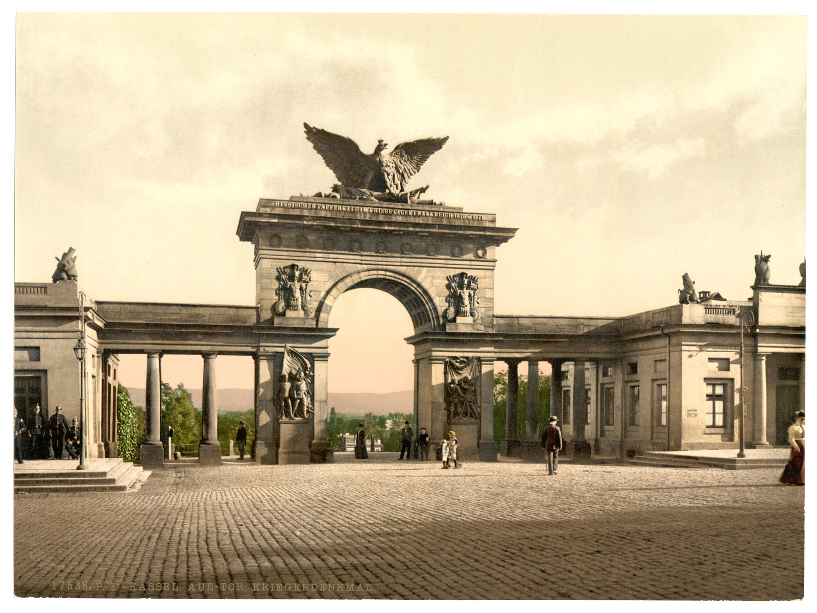 Krieger Monument Thor Cassel Ave Cassel (i.e. Kassel) Hesse-Nassau Germany, [between ca. 1890 and ca. 1900]. — historic print