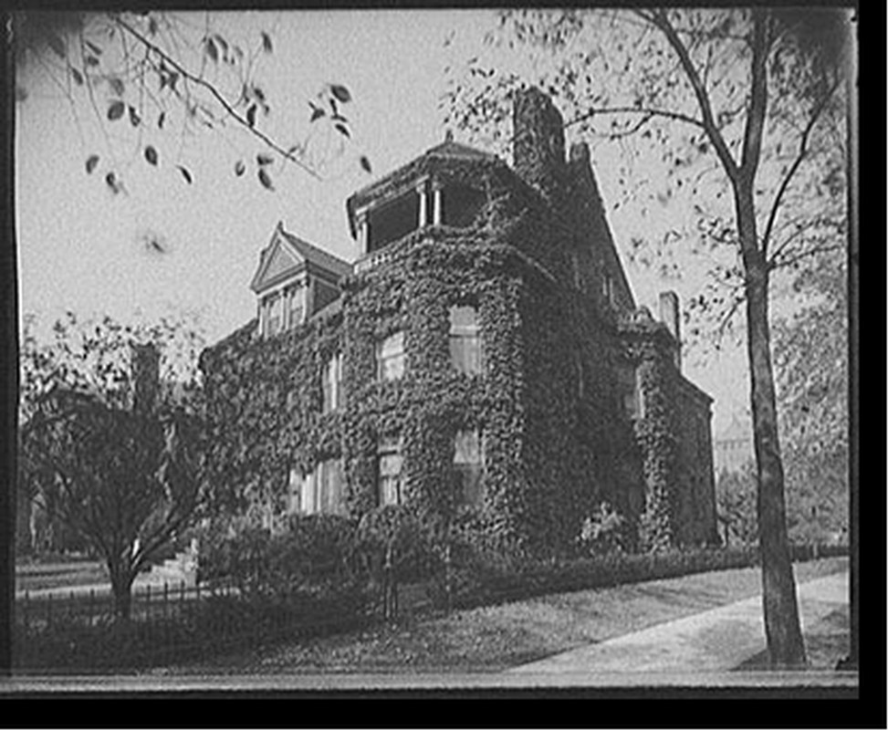 [Detroit, Mich., residence of Henry Russel (side view)], [between 1890 and 1910] — historic photograph
